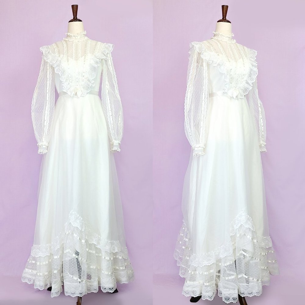 Vintage 80’s Alessandro Bridals white lace wedding dress with train